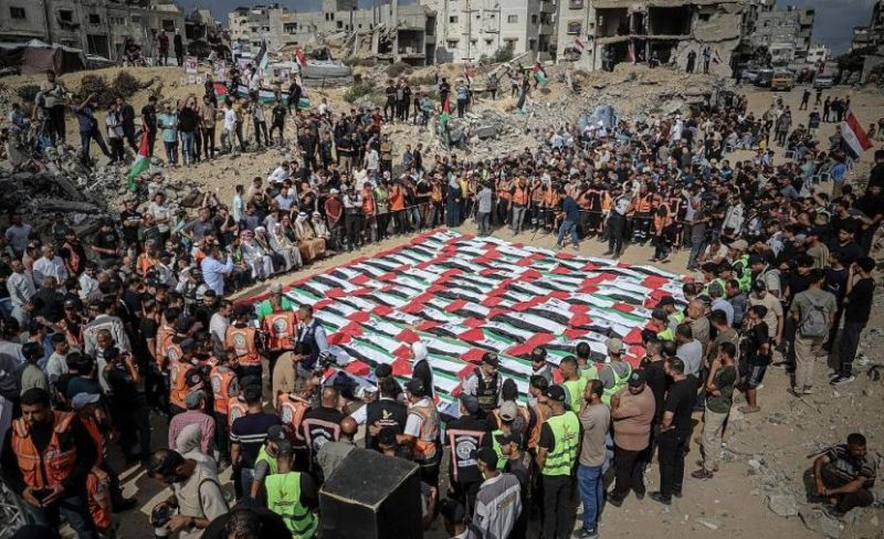 غزة تشيّع رفات 75 شهيداً و8 آلاف جثمان ما زالوا تحت الأنقاض