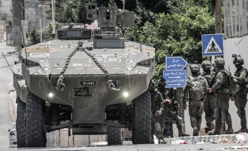 الاحتلال يوقف تعبيد طريق غرب مدينة رام الله