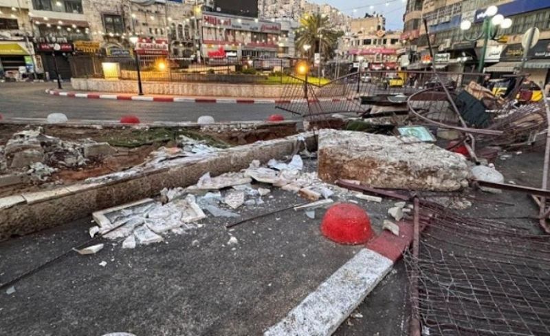 الاحتلال يهدم نصبًا للشهداء في أبو فلاح