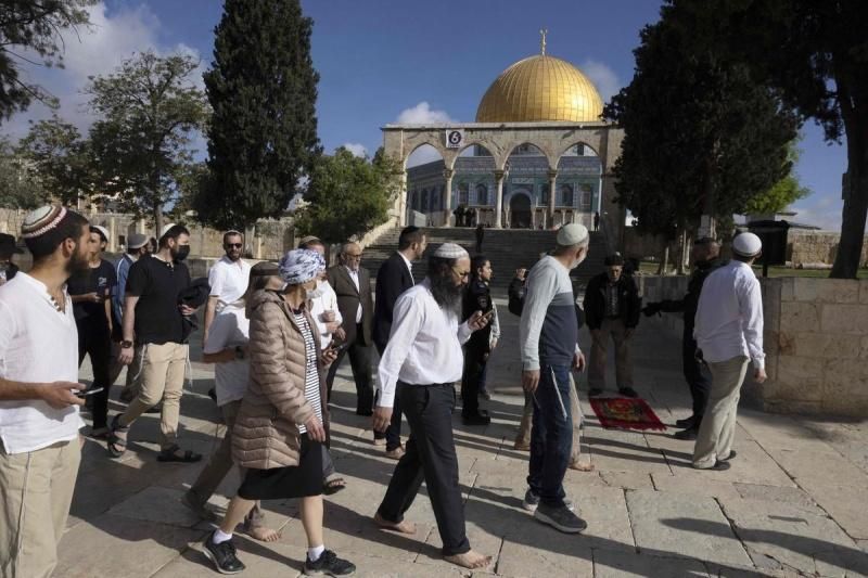 عشرات المستوطنين يقتحمون المسجد الأقصى
