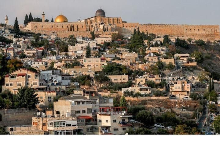 الاحتلال يخطر بإخلاء 7 شقق لعائلة الرجبي في حي بطن الهوى بالقدس