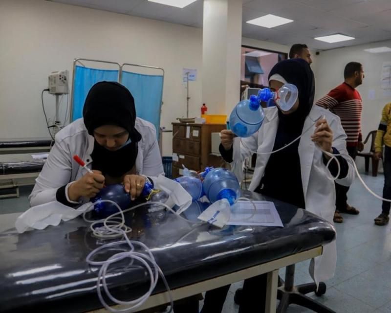 مصادر طبية تحذر من خطر توقف محطة توليد الأكسجين الوحيدة في غزة والشمال