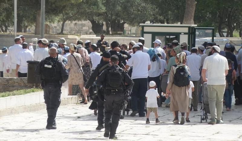 22 وزيرا ونائبا بالكنيست يطالبون باقتحام الأقصى يوم الجمعة
