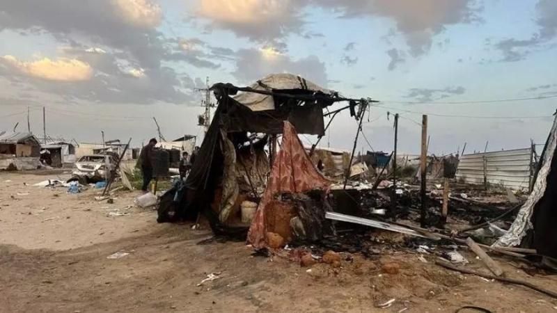 وفاة طفلة وإصابة 3 آخرين إثر حريق في خيمة تؤوي نازحين بمخيم النصيرات