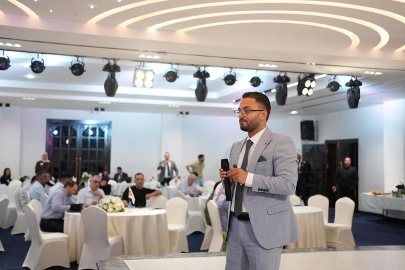 شركة CFI تعقد دورة تدريبية مجانية لتعليم التداول في مدينة الخليل