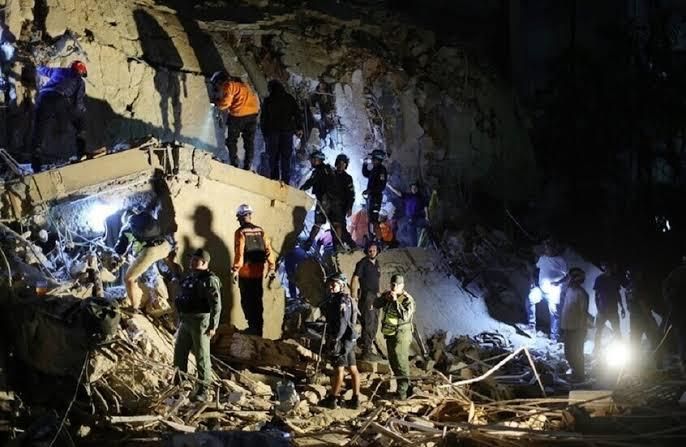 مقتل 235 شخصا وإصابة أكثر من 4300 جراء زلزال فنزويلا وواشنطن ترسل قوات للمساعدة