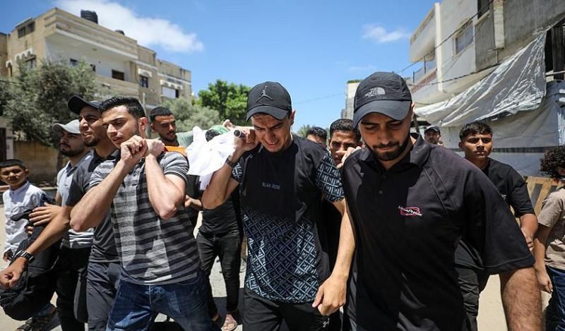 غزة: استشهاد مواطن بقصف على حي الزيتون وانتشال شهيدين من بيت لاهيا