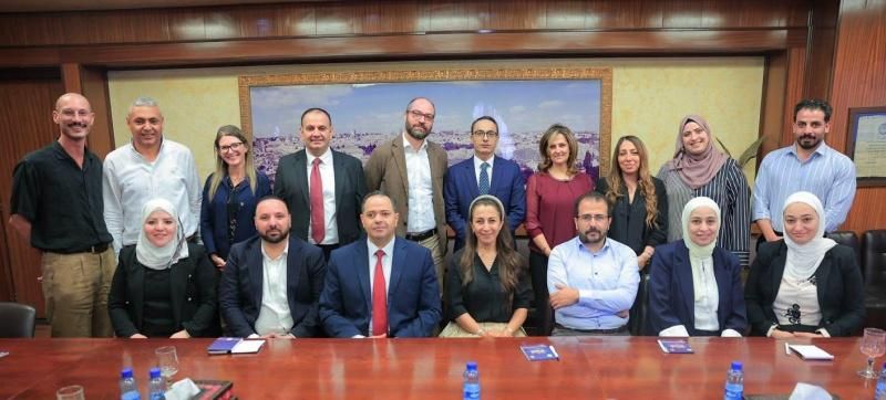 جمعية التمكين وراية والوكالة الإيطالية يزورون جامعة النجاح الوطنية