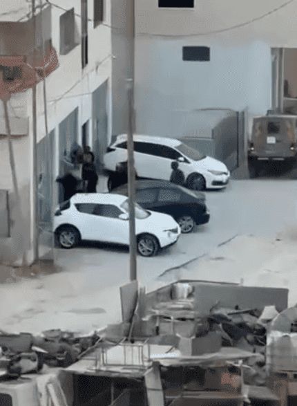 خاص| قوات الاحتلال تقتحم مخيم قلنديا.. اعتقالات وتحقيقات ميدانية واعتداءات على الأهالي