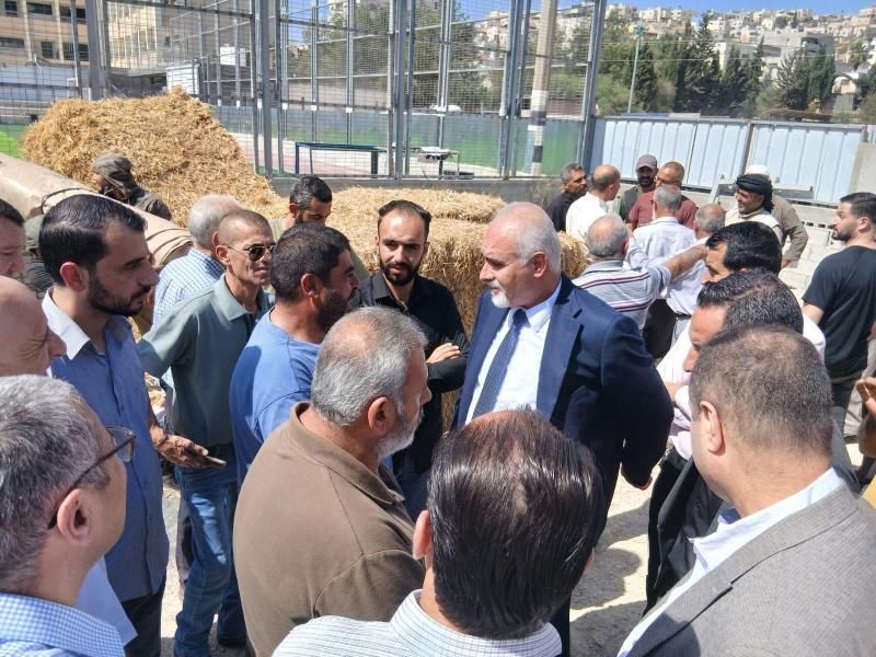  سليمية يبحث احتياجات القطاع الزراعي في عقربا ويوزع مساعدات زراعية طارئة للمزارعين المتضررين ضمن برنامج الاستجابة العاجلة.