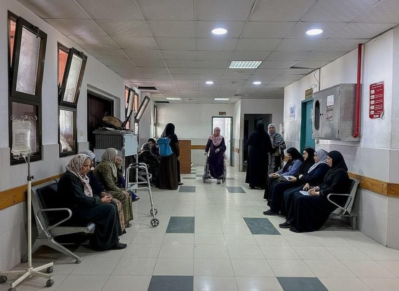 مدير مركز غزة للسرطان لراية: أكتوبر الوردي في غزة.. "لا بد من تسميته بالأسود أو الدموي"