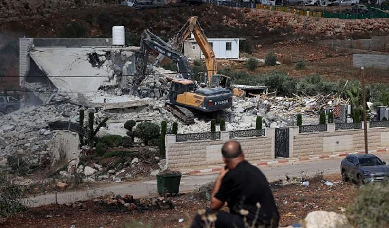 الاحتلال يهدم خمسة منازل في القدس وسلفيت