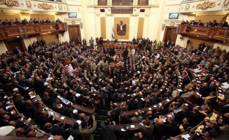 ماذا يجري داخل البرلمان المصري بشأن السعودية؟