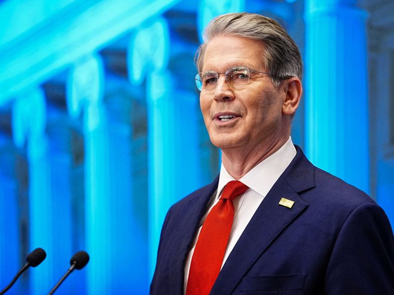 بيسنت يدعو لبنان إلى تشديد الخناق على الشبكات المالية لإيران وحزب الله
