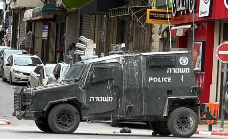 قوات الاحتلال تقتحم برقين غرب جنين وتداهم منازل وتغلق محالًا تجارية