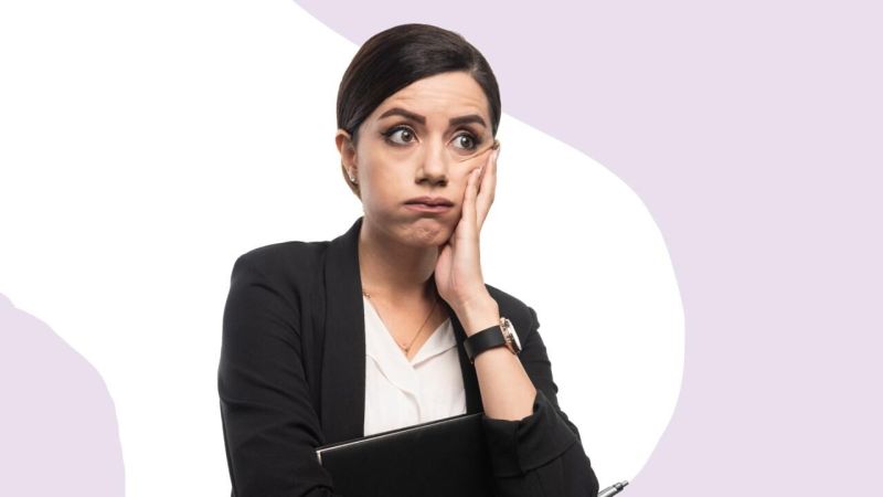 لماذا يتم الدفع بالنساء إلى سوق العمل؟