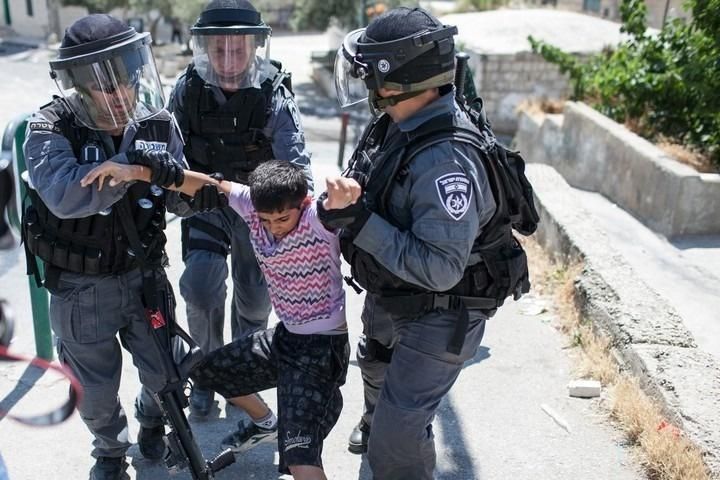350 طفلا يواجهون أوضاعا صعبة داخل معتقلات الاحتلال