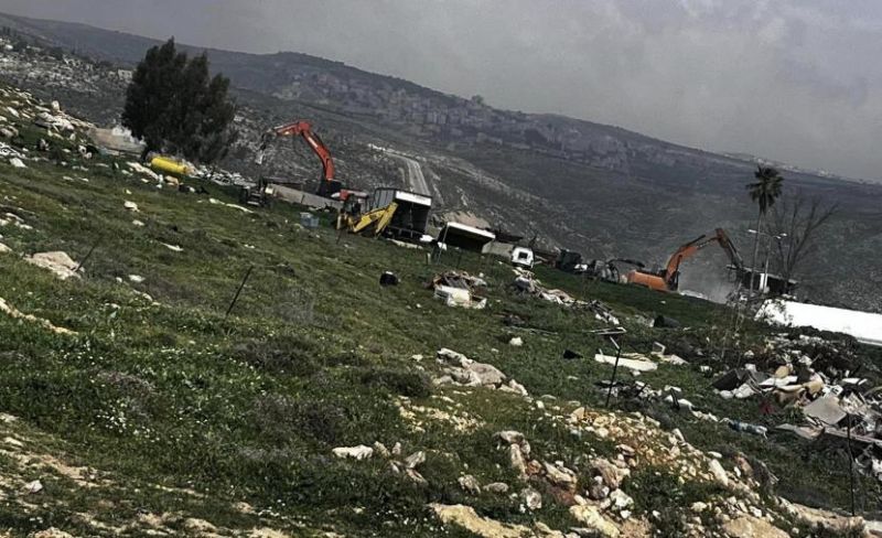 سلفيت.. قوات الاحتلال تغلق طرقا زراعية غرب دير بلوط