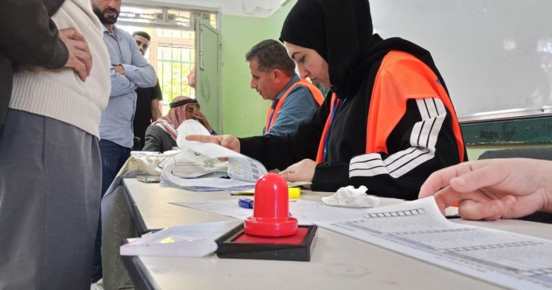 الانتخابات المحلية الفلسطينية.. مشاركة خجولة وسط إقصاء و ضغوط