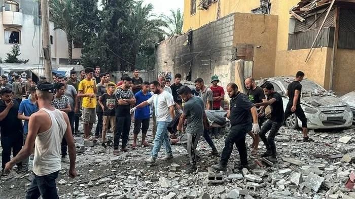 5 شهداء بقصف الاحتلال مجموعة مواطنين بمخيم المغازي وسط قطاع غزة