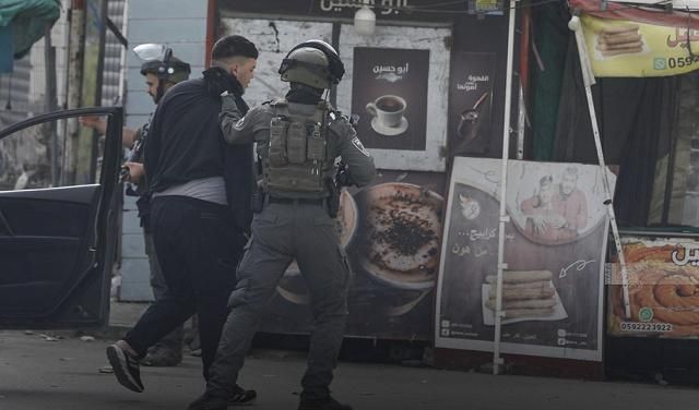 الاحتلال يعتقل ثلاثة مواطنين من رام الله والبيرة