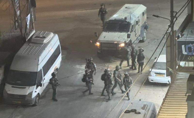 الاحتلال يقتحم منازل المواطنين بمسافر يطا