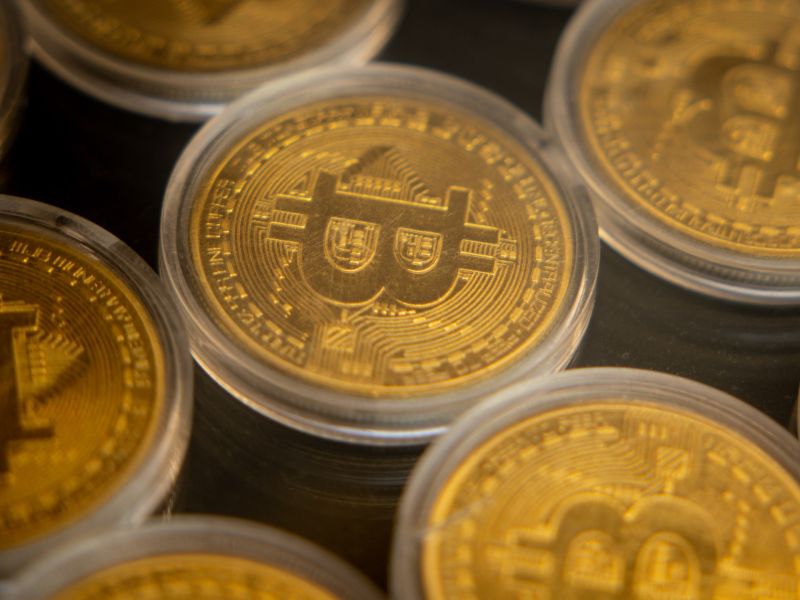 بتكوين تتجاوز 85 ألف دولار بدعم من تدفقات الصناديق